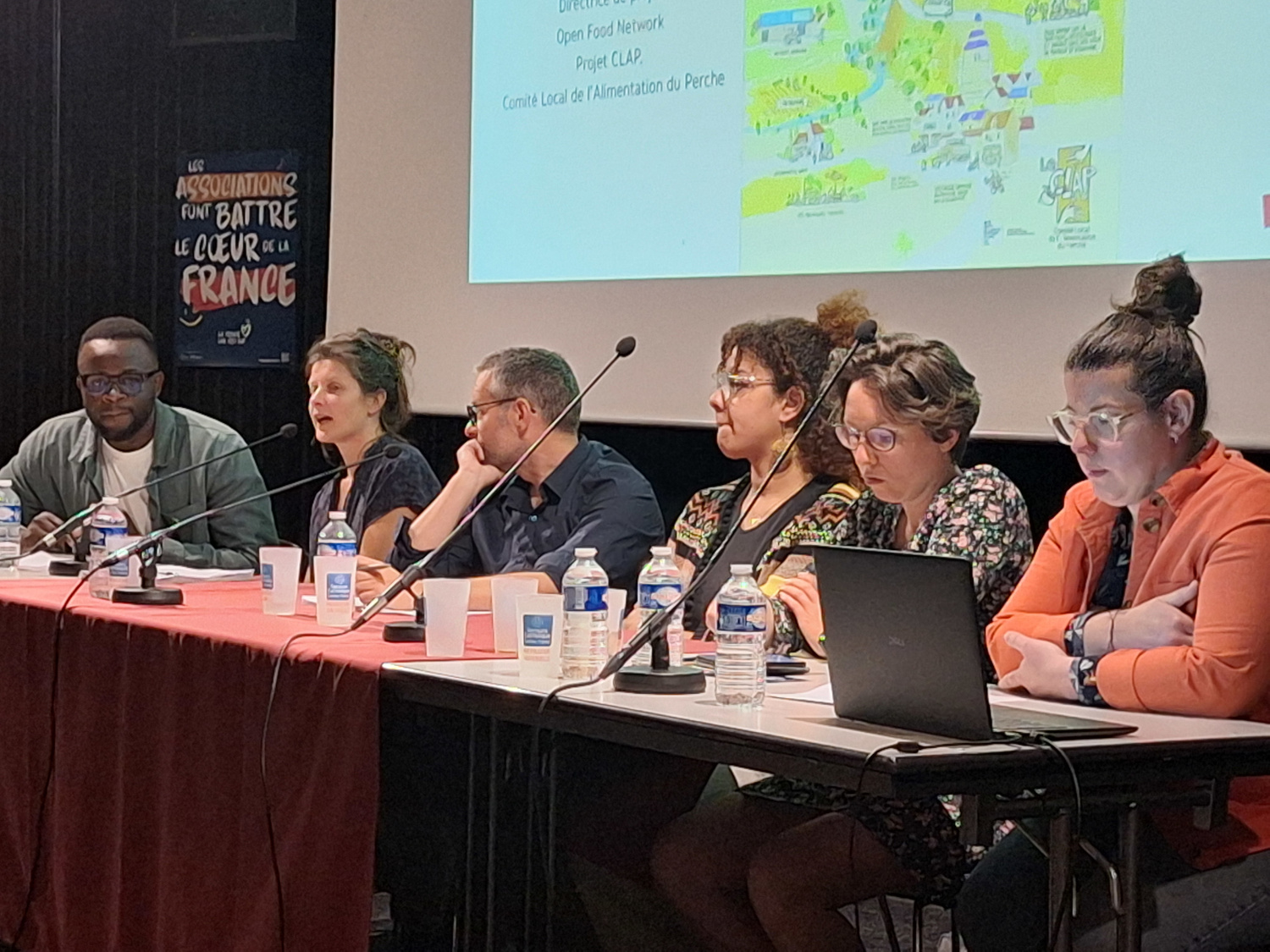 Mathias Rocci, coordonnateur du plan Mieux manger pour tous (troisième à gauche), a donné la parole aux quatre porteurs de projets locaux bénéficiaires de ce plan