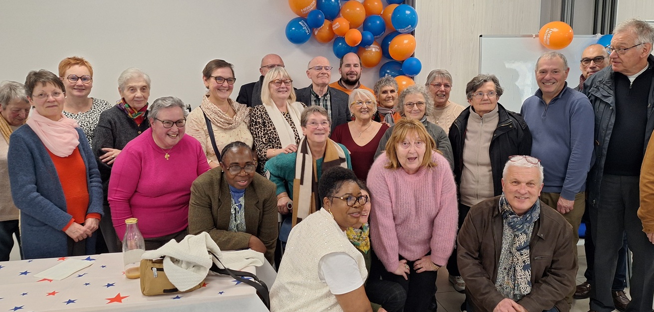Bénévoles, bénéficiaires et partenaires étaient venu nombreux pour fêter le changement de présidence du Secours Catholique du Loiret