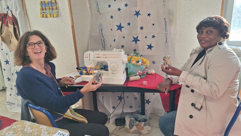 Martine et Tatiana de l'atelier couture