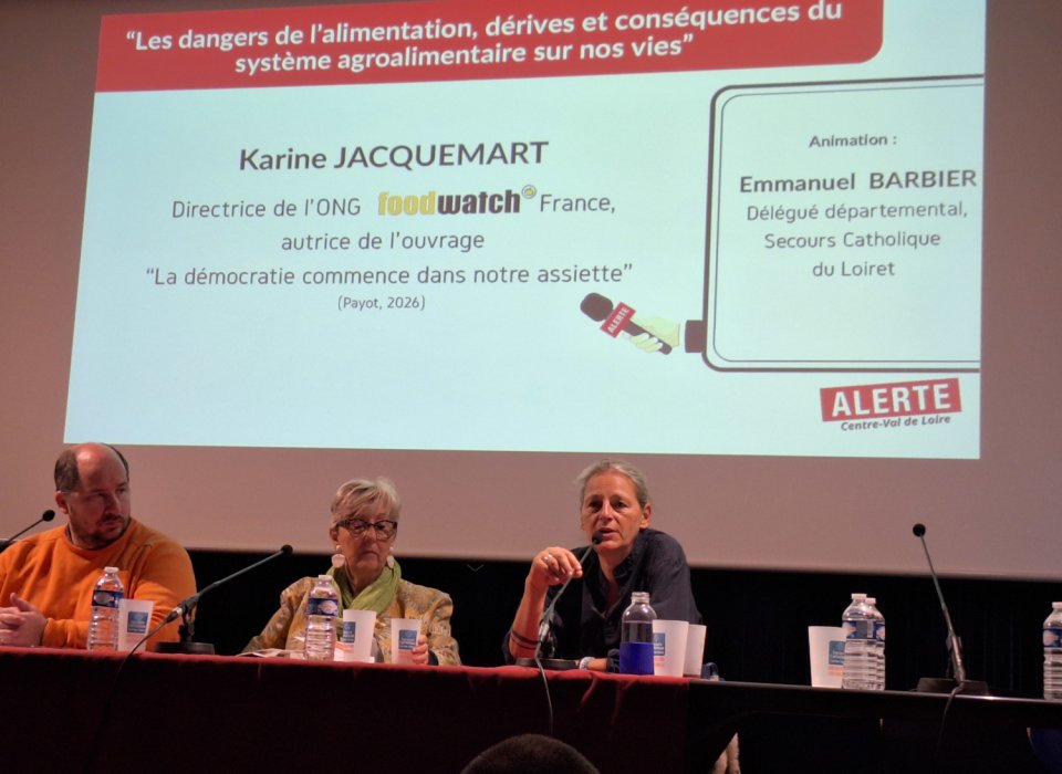 Emmanuel Barbier, délégué départemental du Secours Catholique 45, Dominique Lorenzi-Bry, vice-présidente de l’URIOPSS et animatrice du collectif Alerte Centre Val-de-Loire et Karine Jacquemart, directrice de l’association Foodwatch France